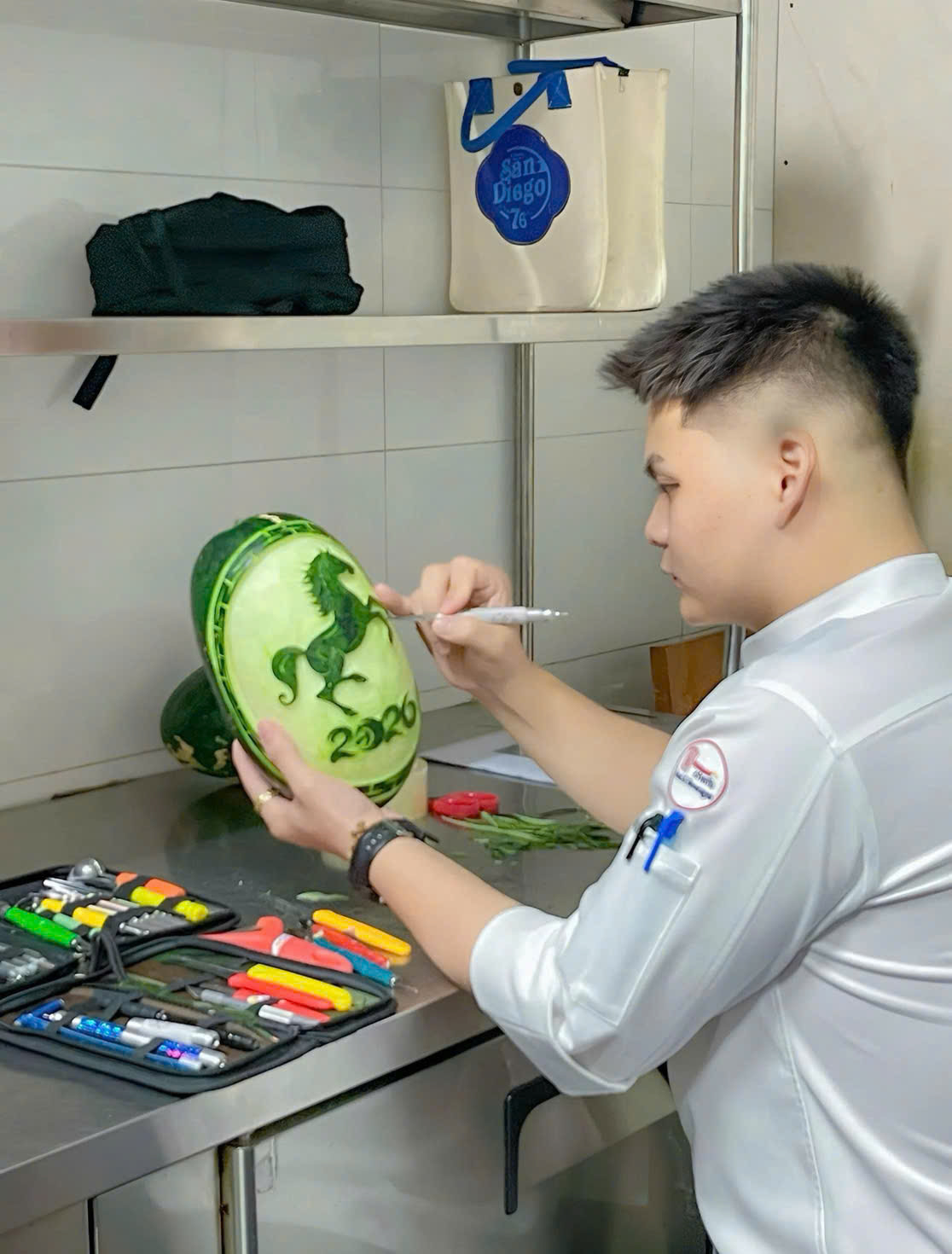 Đầu bếp Louis Nguyễn lựa chọn sáng tạo từ những nguyên liệu quen thuộc của quê hương