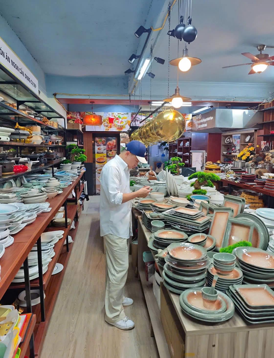 Bếp trưởng Phạm Ngọc Thạch luôn đề cao sự chỉn chu trong từng công đoạn để mang đến những trải nghiệm trọn vẹn cho thực khách