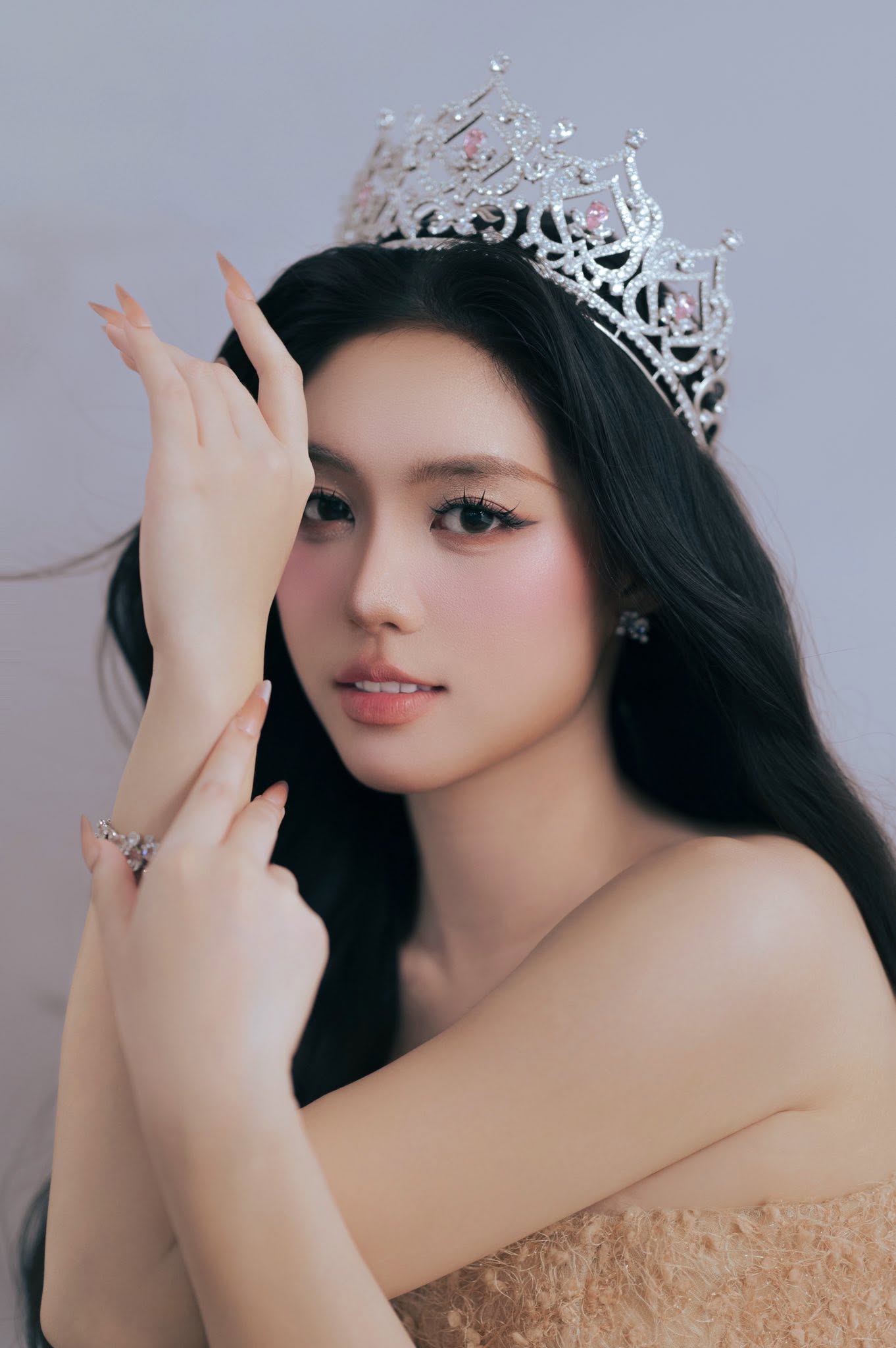 Á hậu Châu Anh chia sẻ về một năm đương nhiệm