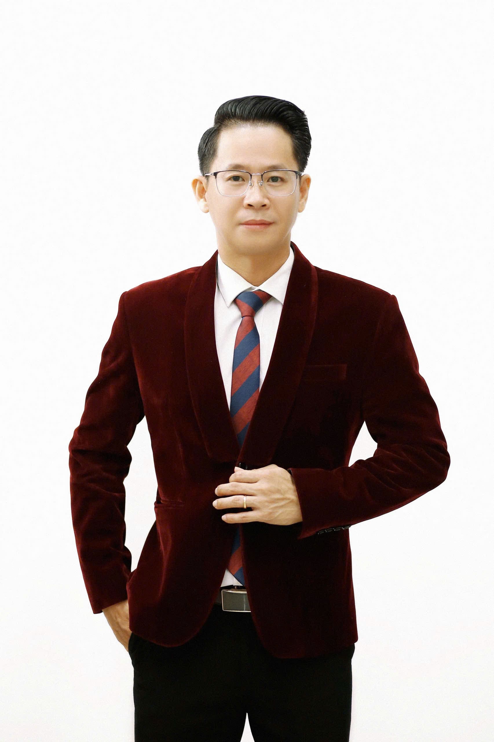 MC Mạnh Tú theo đuổi nghề bằng niềm đam mê và sự chân thành suốt 13 năm qua