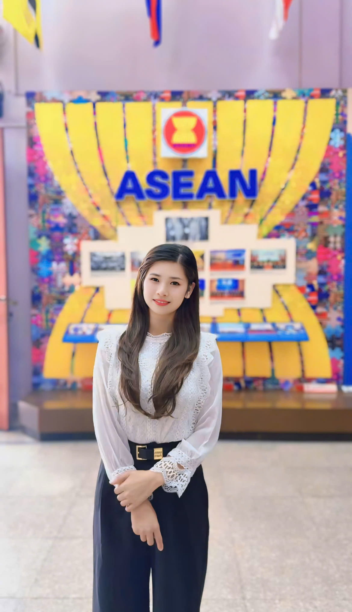 Cô giáo Trịnh Thị Huyền Chang (Chang Kưm, 1994) – Rèn chữ đẹp, nuôi dưỡng kỹ năng sống cho trẻ qua lớp Luyện chữ đẹp Chang Kưm