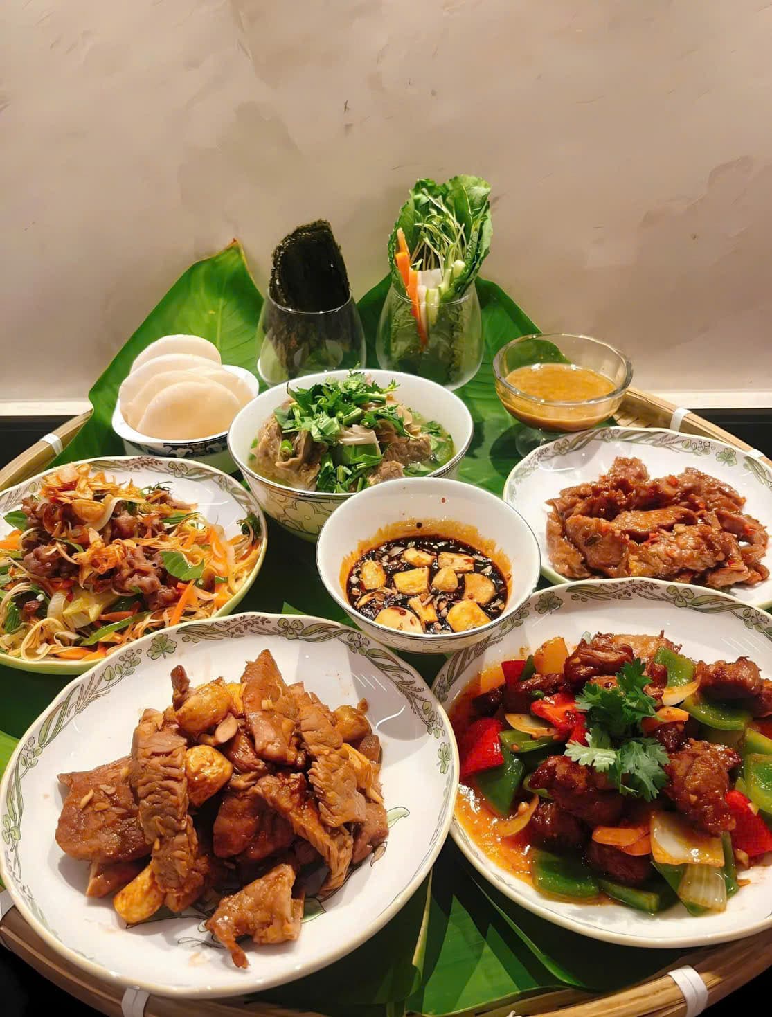 Ngọn lửa đam mê của chef Nguyễn Ngọc Anh được thắp lên từ những bữa cơm gia đình và tình yêu dành cho mẹ