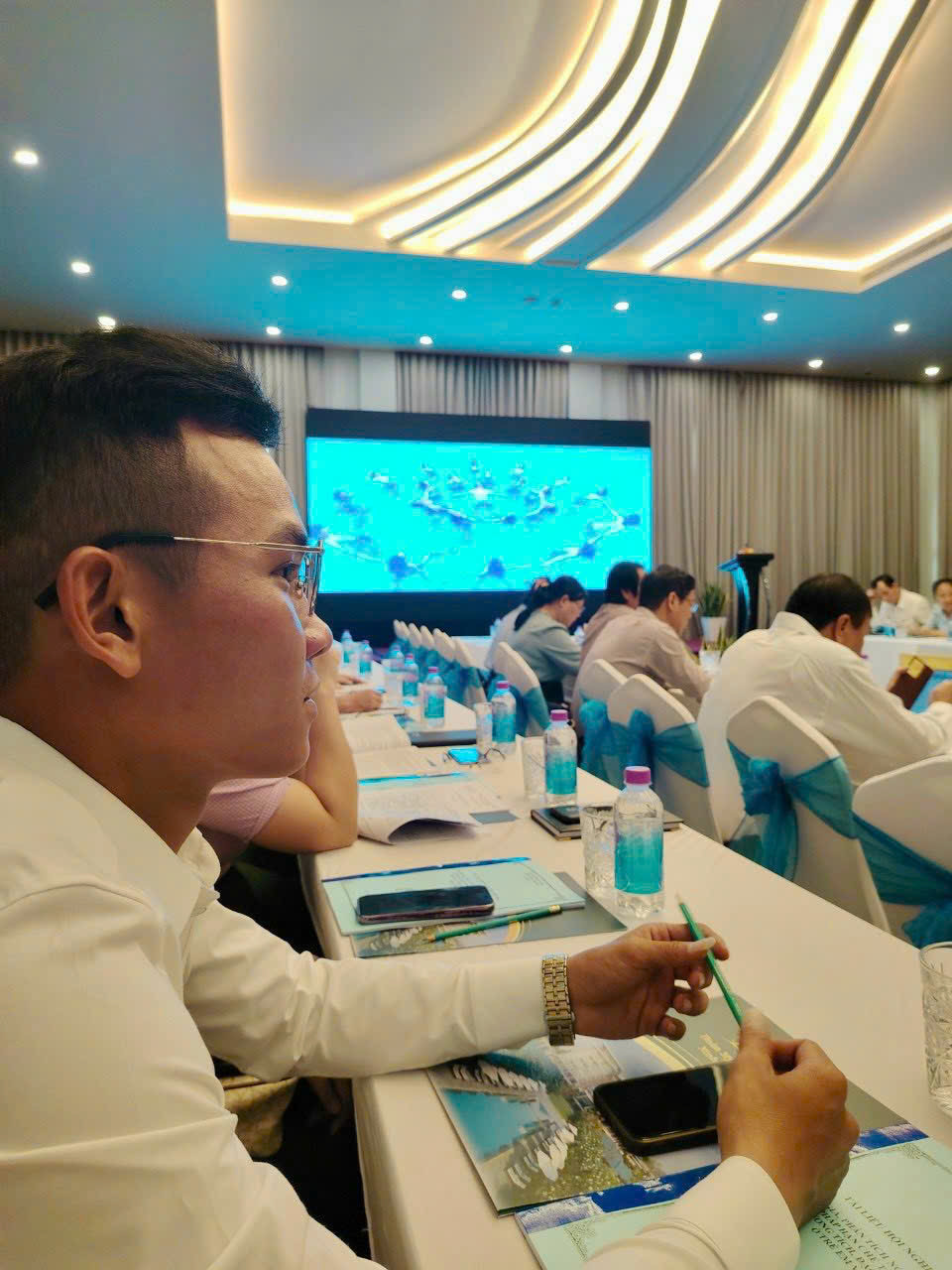 Sau nhiều lần rẽ hướng, HLV Đào Minh Viễn vẫn lựa chọn trở lại với nghề dạy bơi