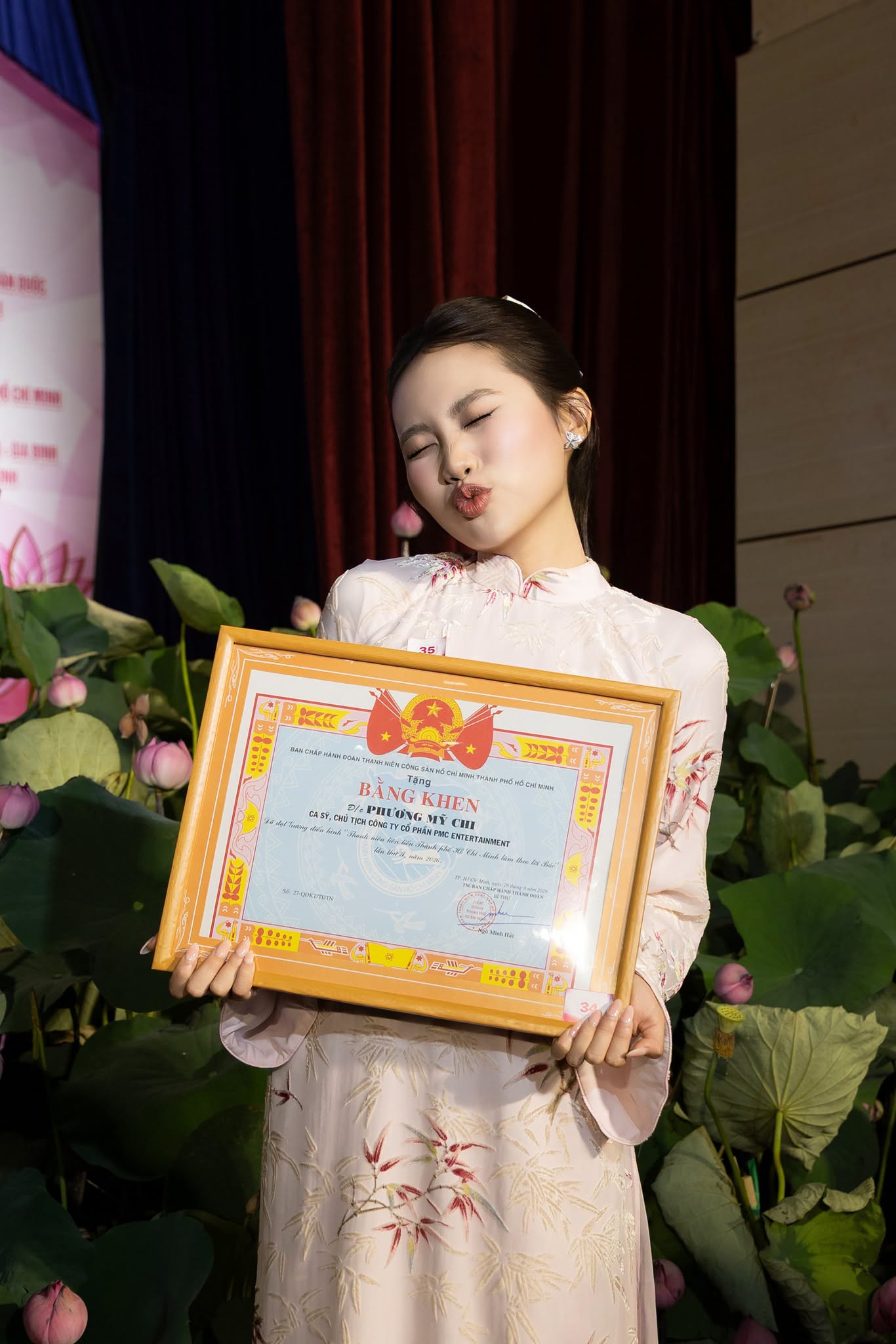 13 năm sau The Voice Kids, Phương Mỹ Chi ngày càng trưởng thành và nổi  bật