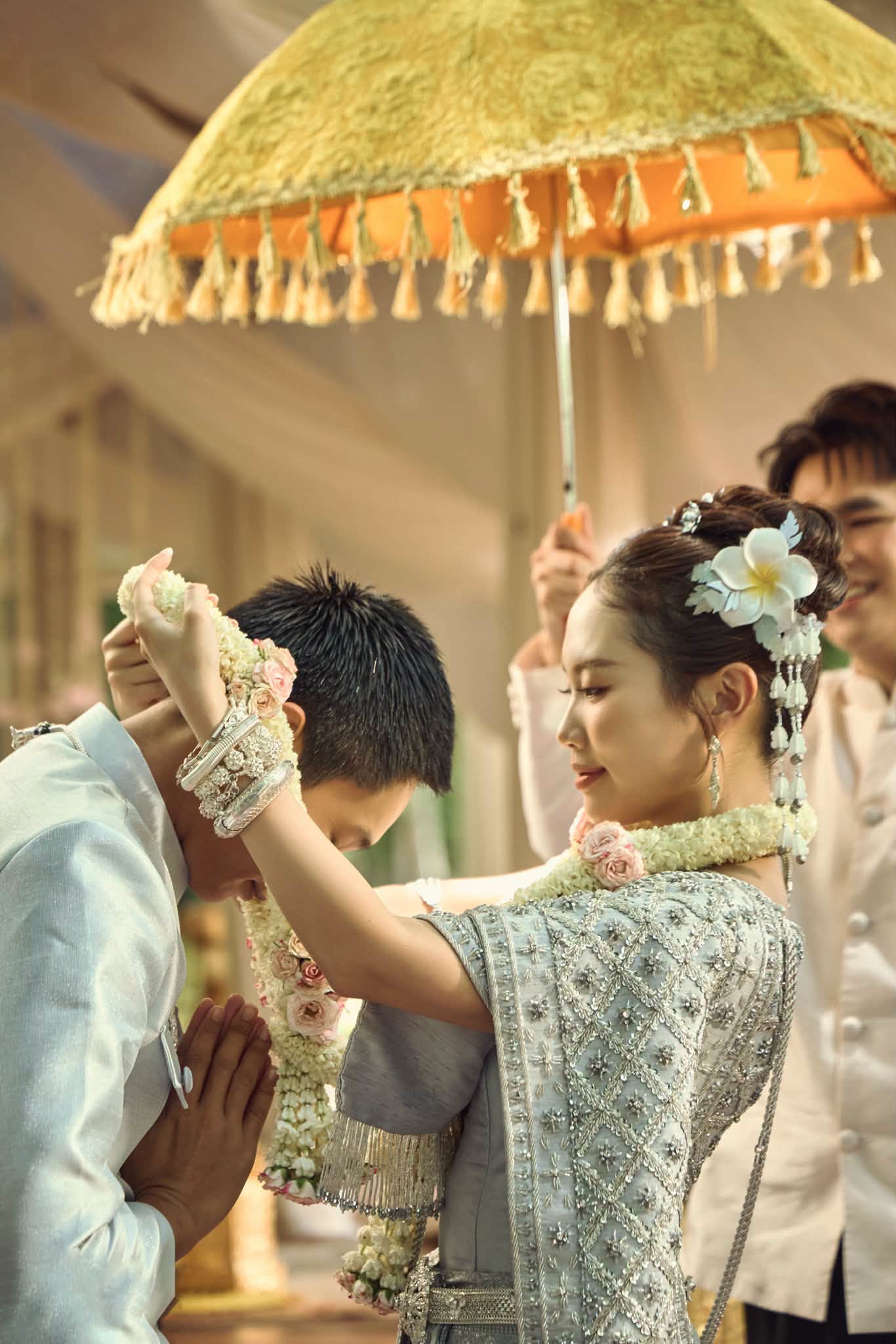 Đám cưới cổ tích của Phương Mỹ Chi trong MV mới có gì đặc biệt?