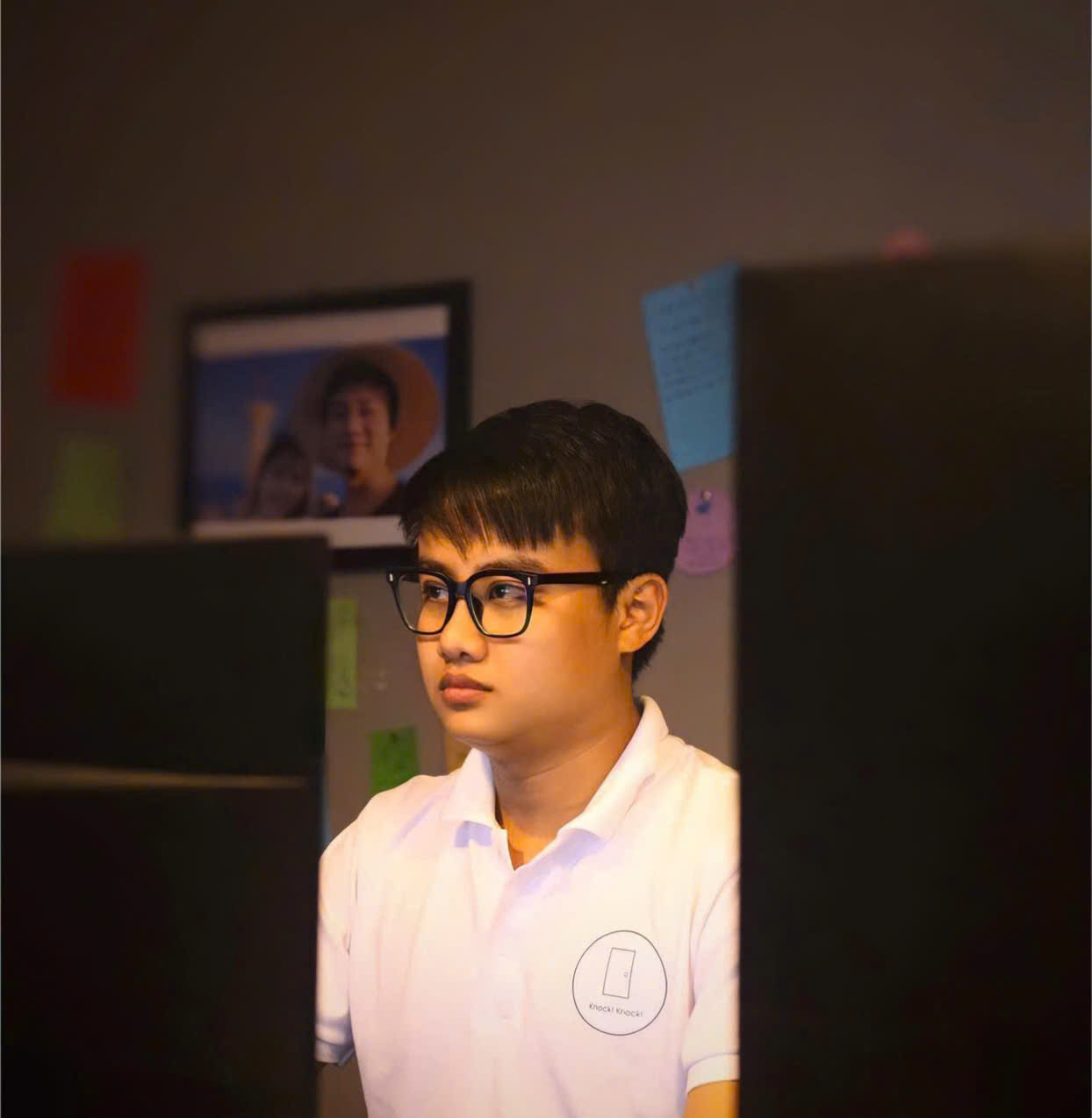 Họa sĩ Võ Đại Hoài – Founder Lớp vẽ Knock Knock, người dành nhiều tâm huyết đưa mỹ thuật đến gần hơn với học sinh khu vực miền Trung