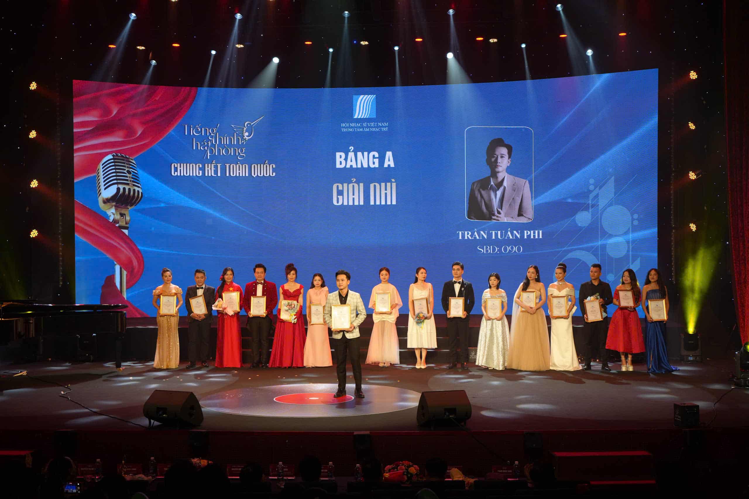 Tuấn Phi vượt qua hàng nghìn thí sinh tại 3 miền Bắc Trung Nam tại cuộc thi Tiếng hát Thính phòng toàn quốc 2026 