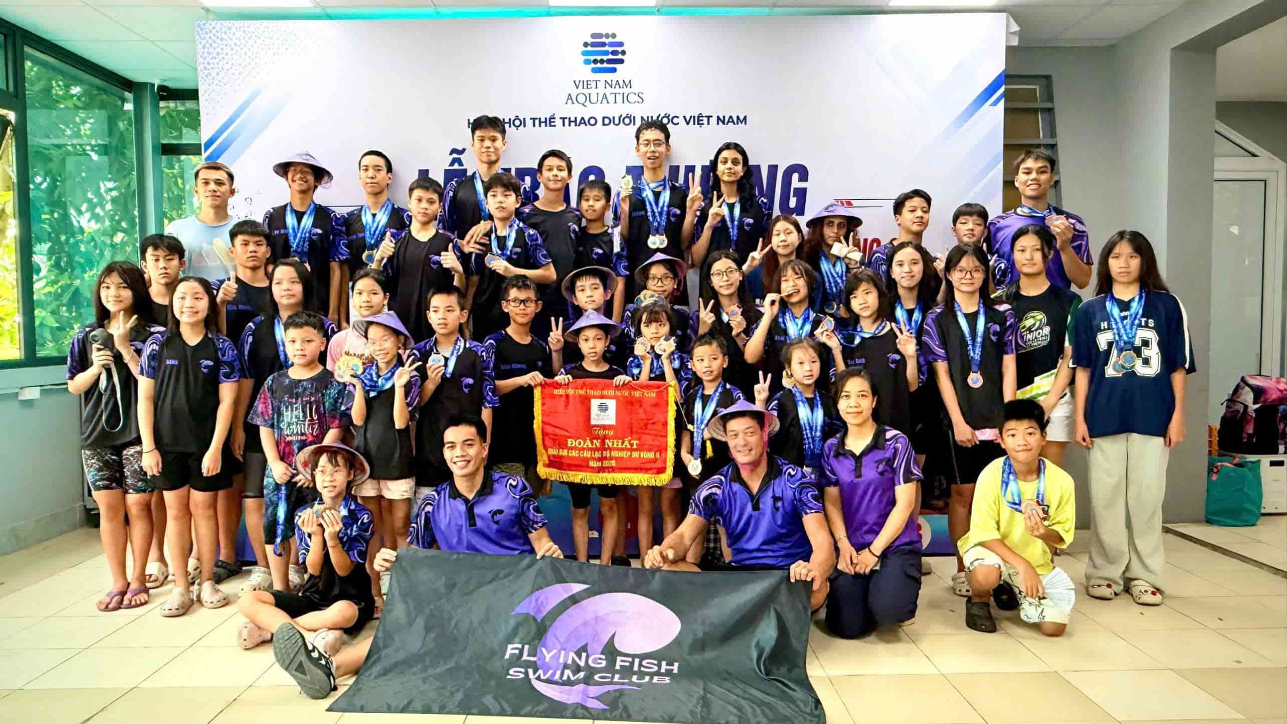 Cùng đội ngũ huấn luyện, HLV Nguyễn Thành góp phần đưa câu lạc bộ hai lần vô địch Giải các CLB Nghiệp dư khu vực miền Bắc