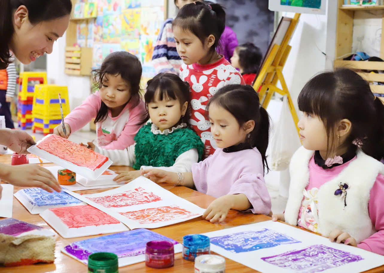 Các em học viên nhỏ tại LeCongArt