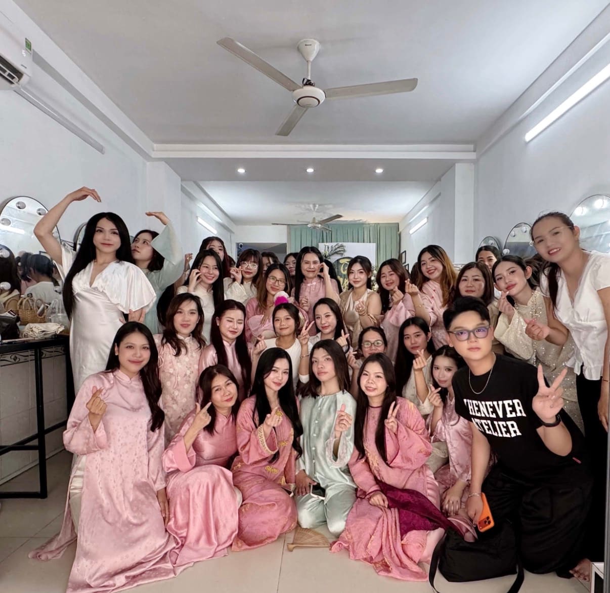 Hồ Liên Hair Academy