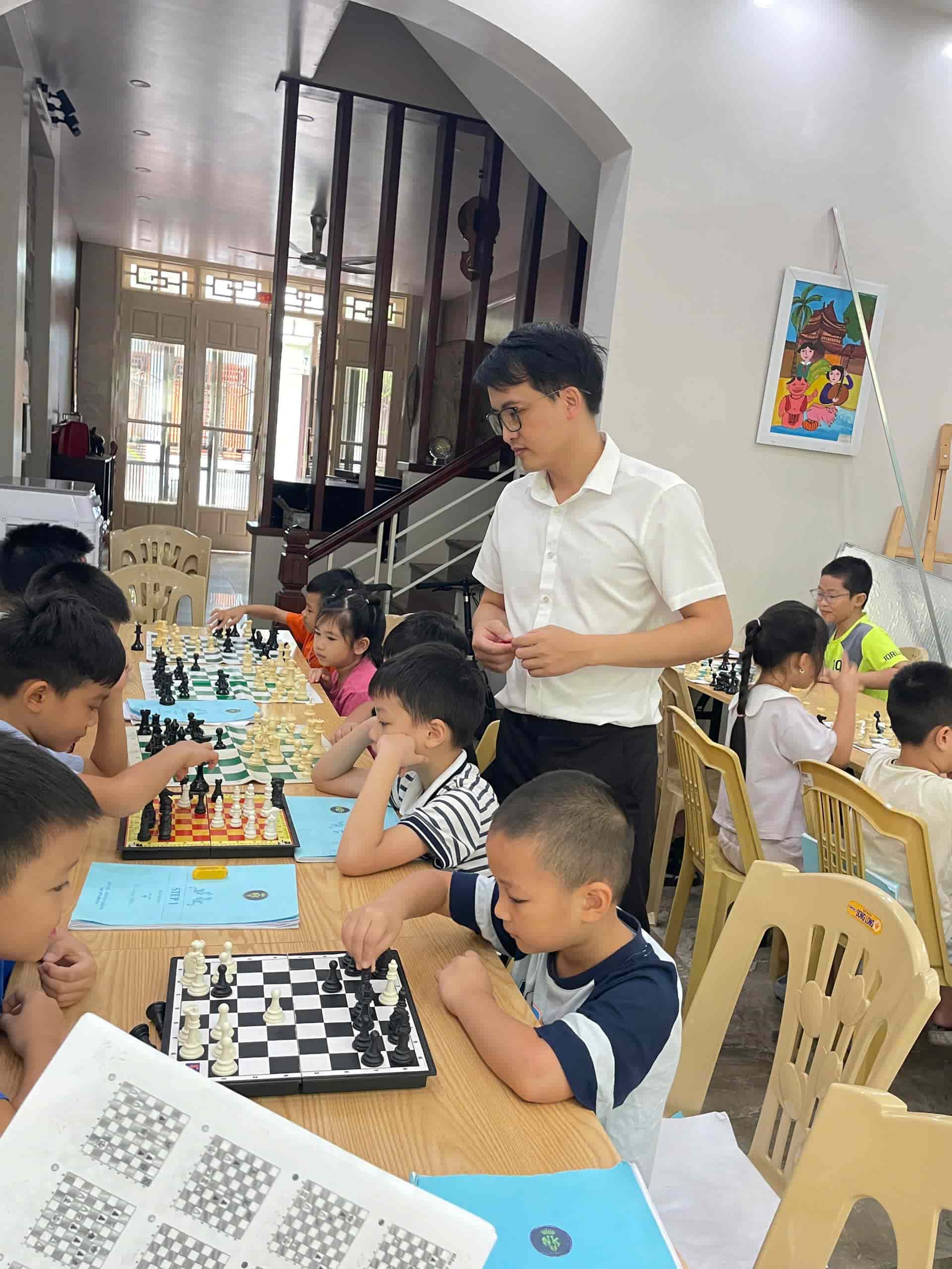 Gần 30 năm bên bàn cờ, HLV Quốc gia Nguyễn Khánh vẫn kiên trì lan tỏa tình yêu bộ môn theo cách giản dị